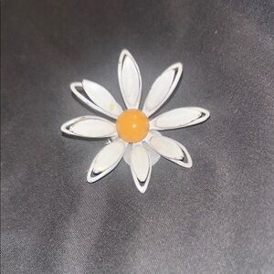 Vintage White Daisy Brooch